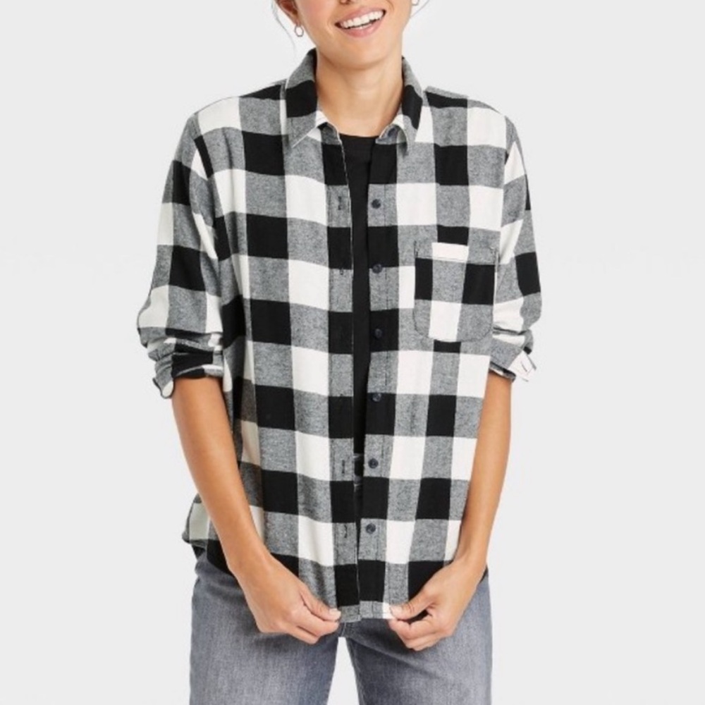 Universal Thread women's black and white buffalo check flannel shirt